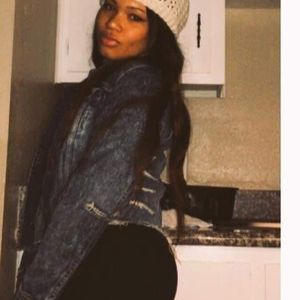 Meet your Posher, Kandi